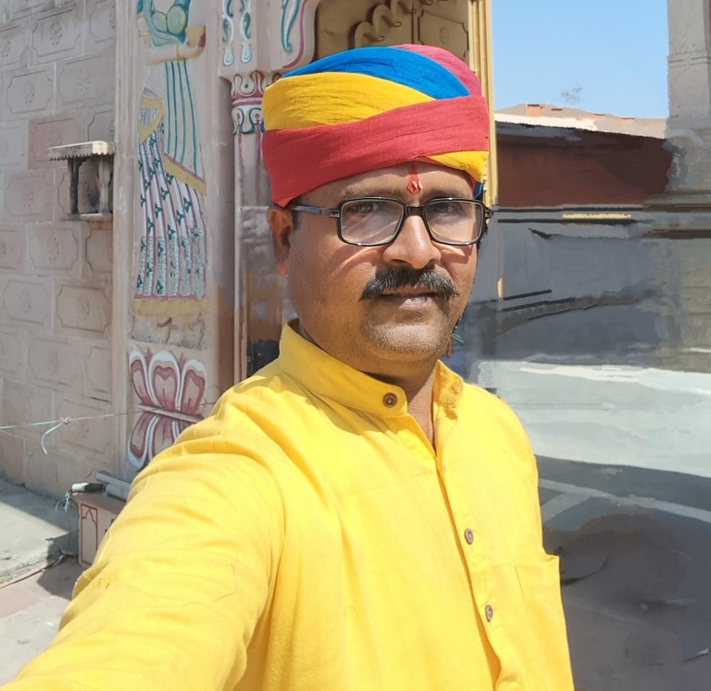 Rajesh Kumawat - owner of Sandeep Plastic Welding Solutions